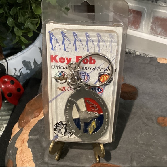 Vintage - NASCAR - Texas Terry 1984 - 1996 Winston Cup Champion Key Chain - NIP - Picture 2 of 7